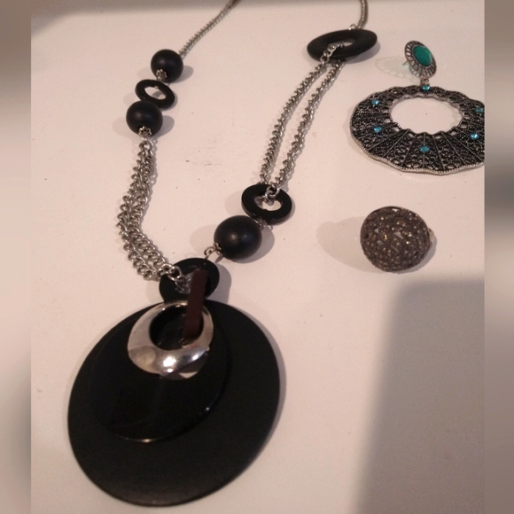 Fashion jewelry pieces - Picture 2 of 5